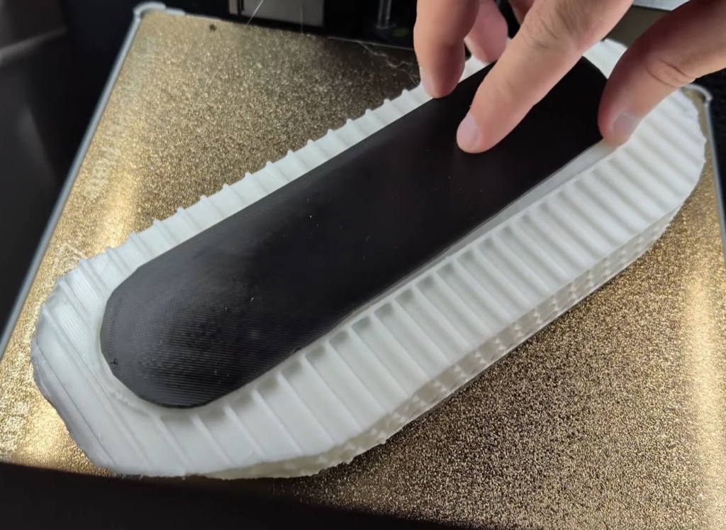Placing the plate into the paused sole print